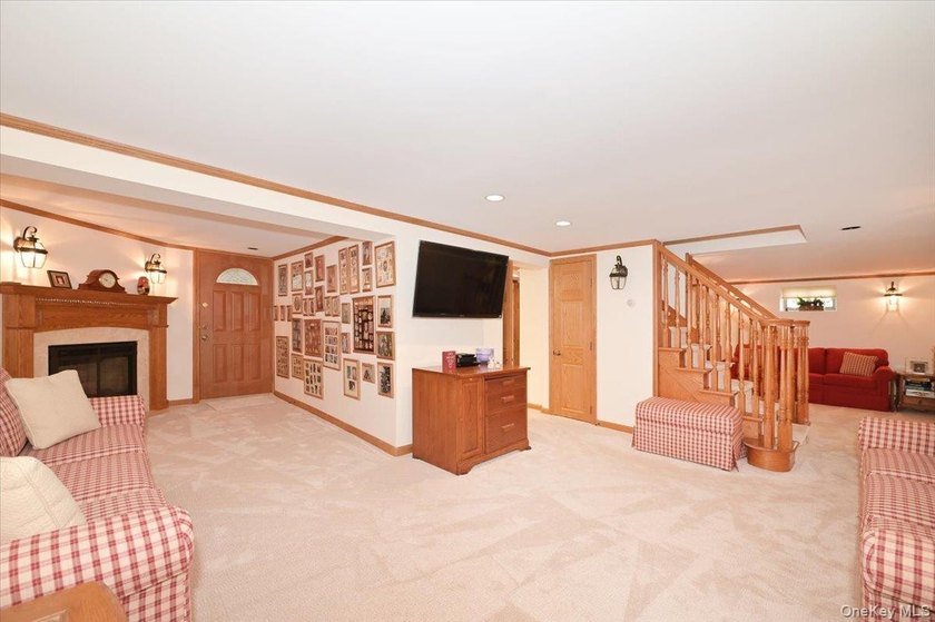 Welcome to 2 Oak Place, Massapequa - A Beautifully Expanded Cape - photo 19