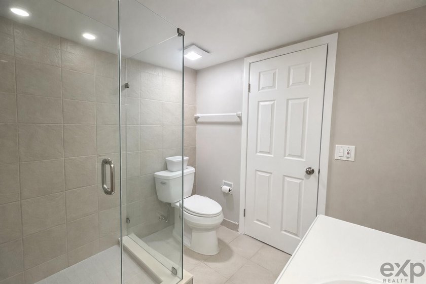 Rare opportunity to own a turn-key renovated home in West Palm - photo 19