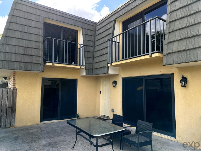 Rare opportunity to own a turn-key renovated home in West Palm - photo 25