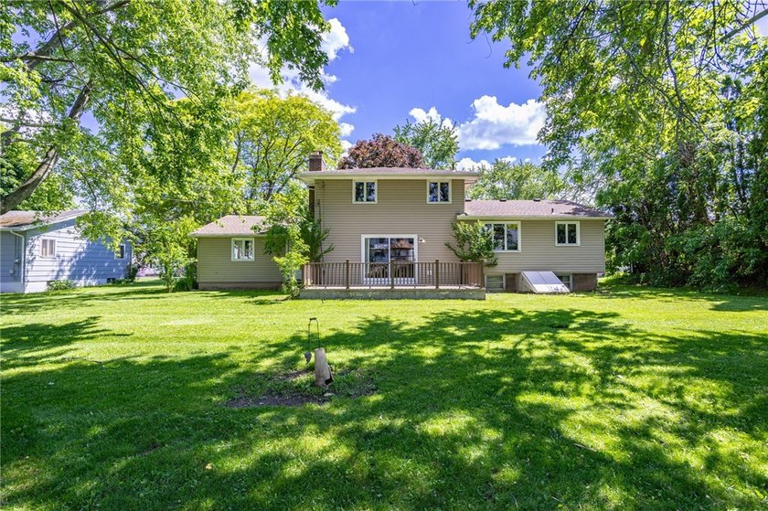 Opportunity awaits! Welcome to 32 Flamingo Dr, a spacious Split - photo 38