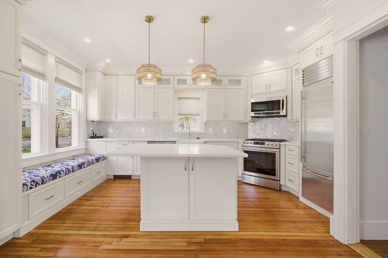 Stunning property with recent updates including newly refinished - photo 6