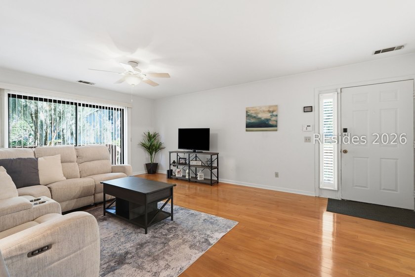 Perfectly situated for easy access to Hilton Head Island or - photo 5