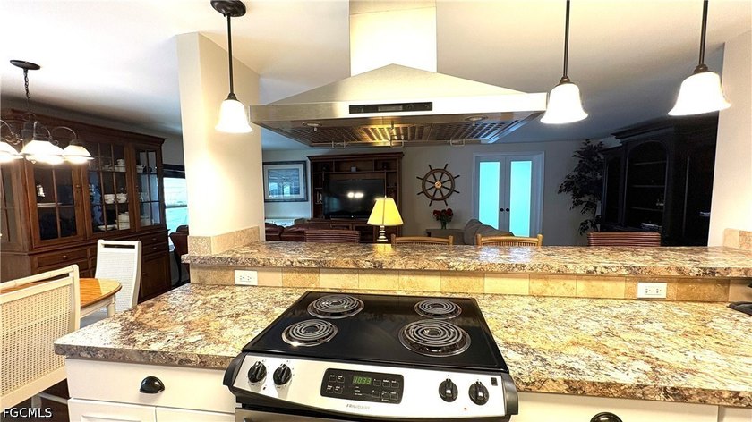 1300+ sq ft of air-conditioned living space in this beautifully - photo 11
