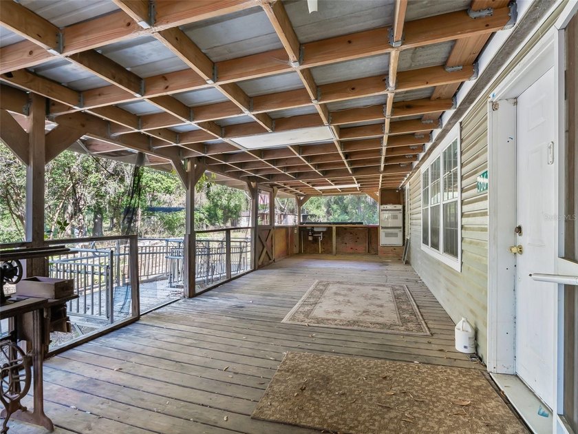 NEW PRICE!! NO HOA!! Affordable country charm with privacy - photo 4