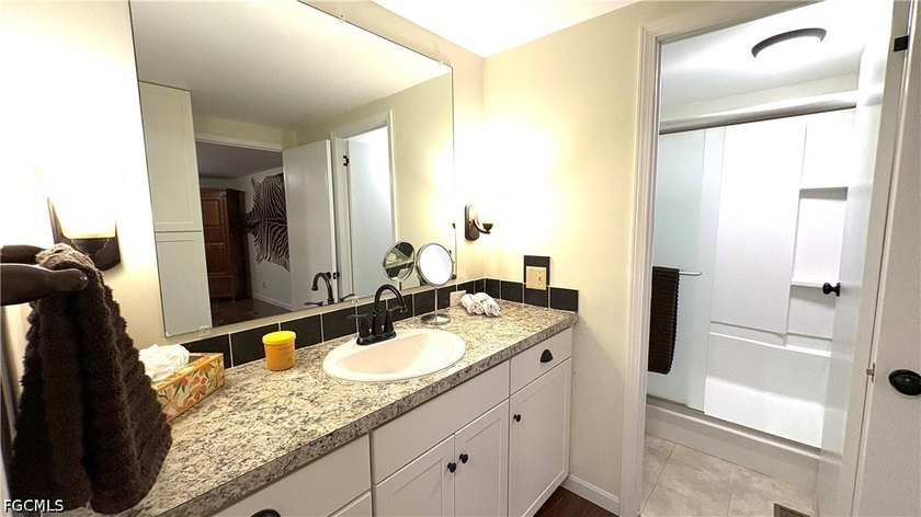 1300+ sq ft of air-conditioned living space in this beautifully - photo 18