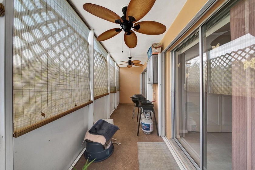 Beautifully updated 2-bedroom, 1-bathroom first-floor condo - photo 18