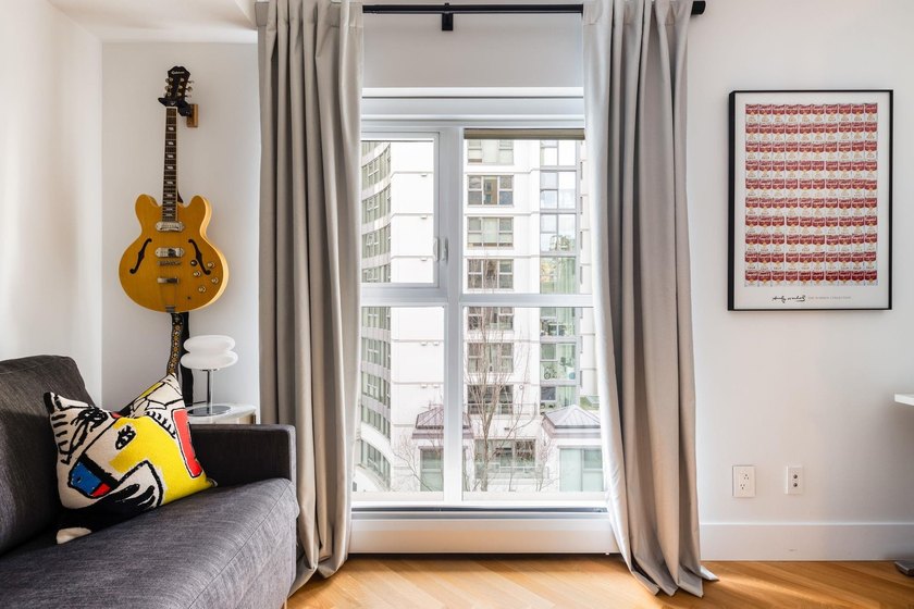 Welcome to this exquisitely renovated 2 bed, 2 bath residence in - photo 25