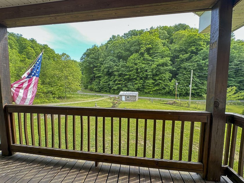 Seller says MAKE OFFER! Nestled in the heart of East Tennessee - photo 3