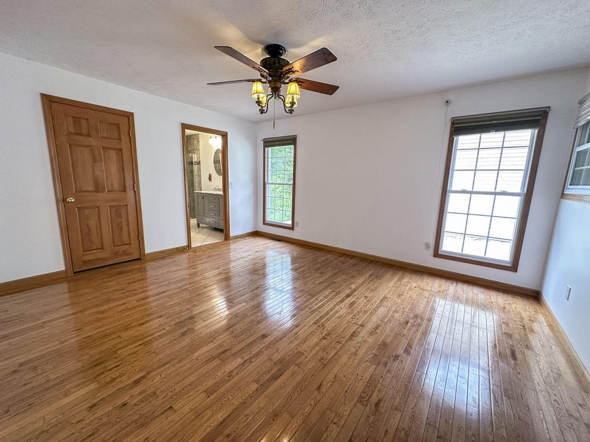 Seller says MAKE OFFER! Nestled in the heart of East Tennessee - photo 5