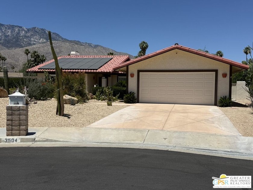 Views, Pool &amp; Classic Palm Springs Living! Nestled in the - photo 2