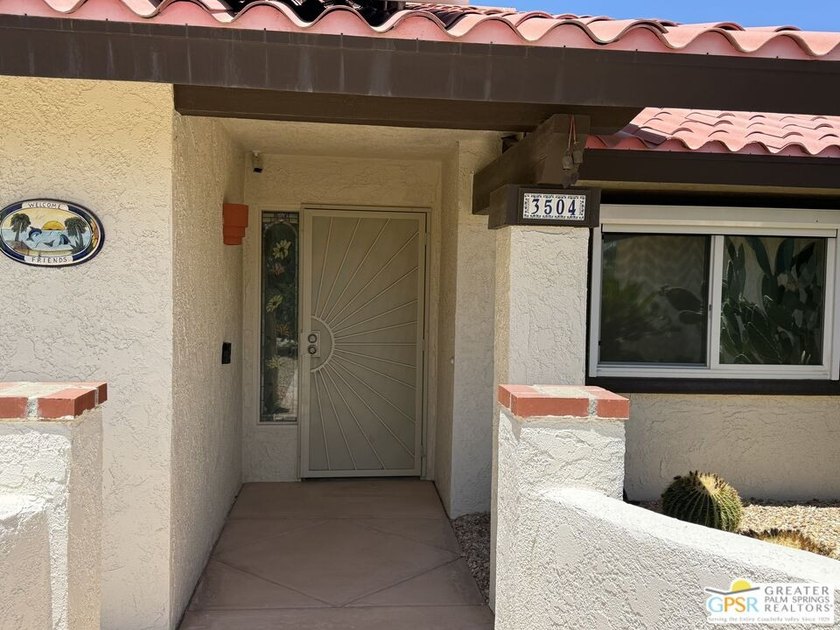 Views, Pool &amp; Classic Palm Springs Living! Nestled in the - photo 4
