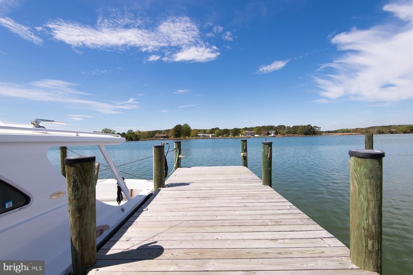 Welcome to a rare waterfront retreat on Hudson Creek offering - photo 41