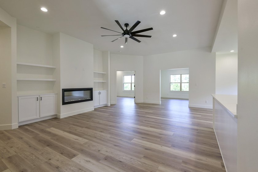 Perfect for those wanting to enjoy single level living with 4 - photo 5