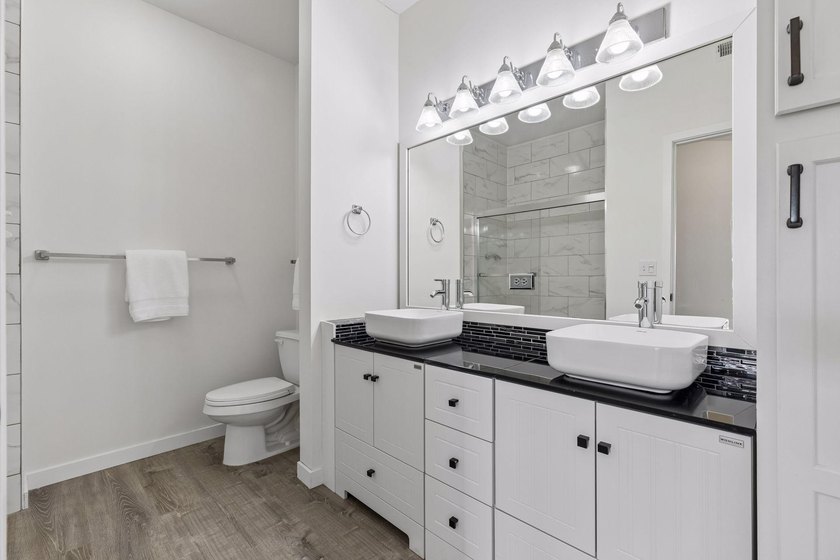 Get ready to see the condo that has it ALL! Feels like new - photo 27