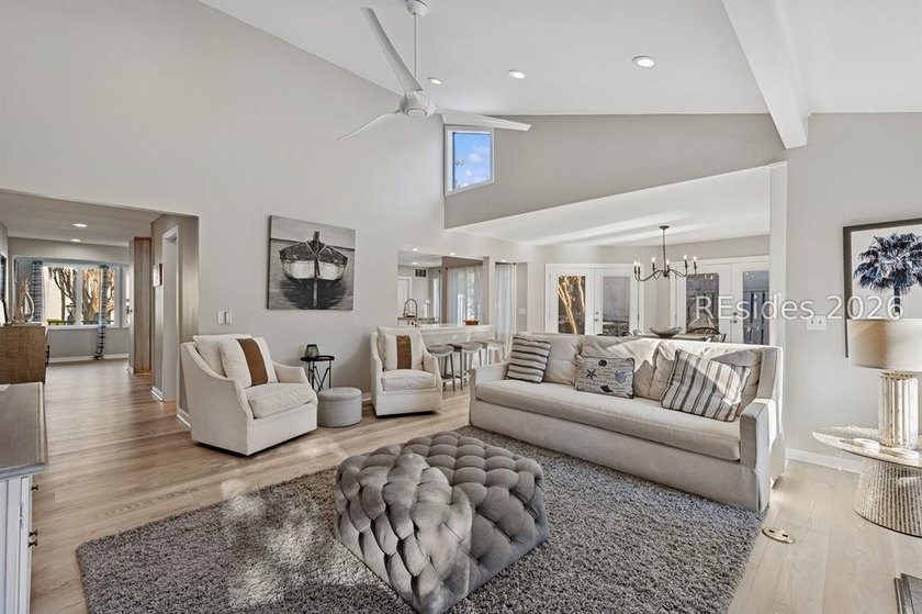 Located in the heart of Harbour Town within Sea Pines, this - photo 8