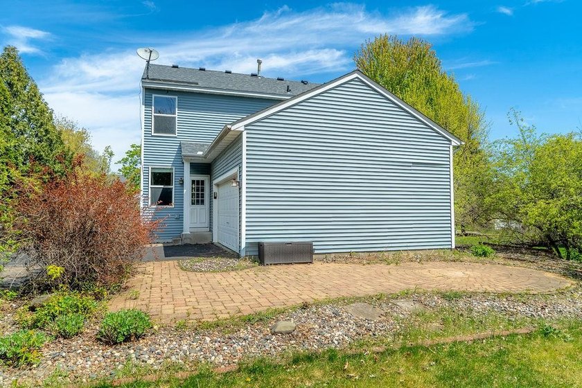 Welcome to this beautifully maintained 5-bedroom home in the - photo 4