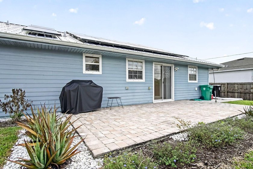 Welcome home to this perfect cozy house. The 2 bedroom 2 - photo 20