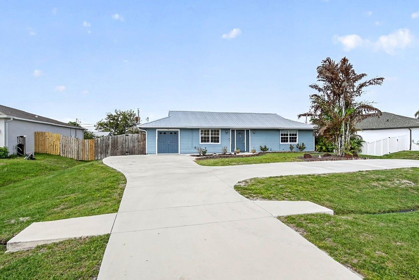 Welcome home to this perfect cozy house. The 2 bedroom 2 - photo 24