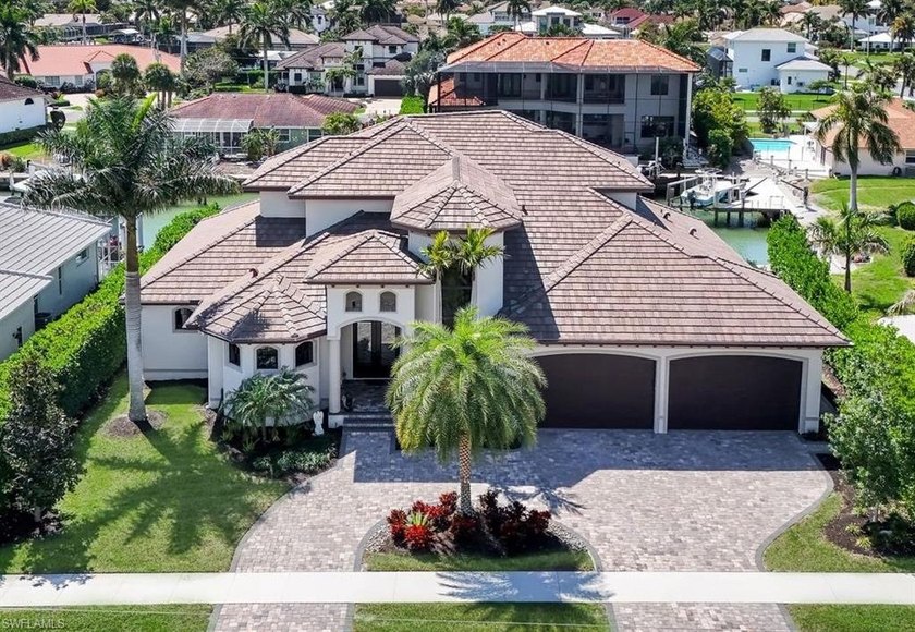 Sun, Sun, Sun! Sought after Southwest Exposure Luxury Waterfront - photo 2