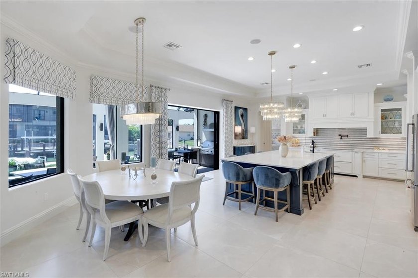 Sun, Sun, Sun! Sought after Southwest Exposure Luxury Waterfront - photo 7