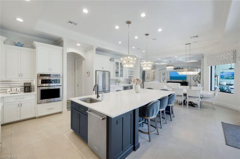 Sun, Sun, Sun! Sought after Southwest Exposure Luxury Waterfront - photo 10