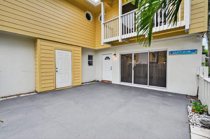 Welcome to 170 Seabreeze Circle in beautiful Jupiter, FL! Your - photo 4