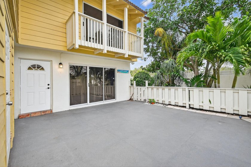 Welcome to 170 Seabreeze Circle in beautiful Jupiter, FL! Your - photo 6