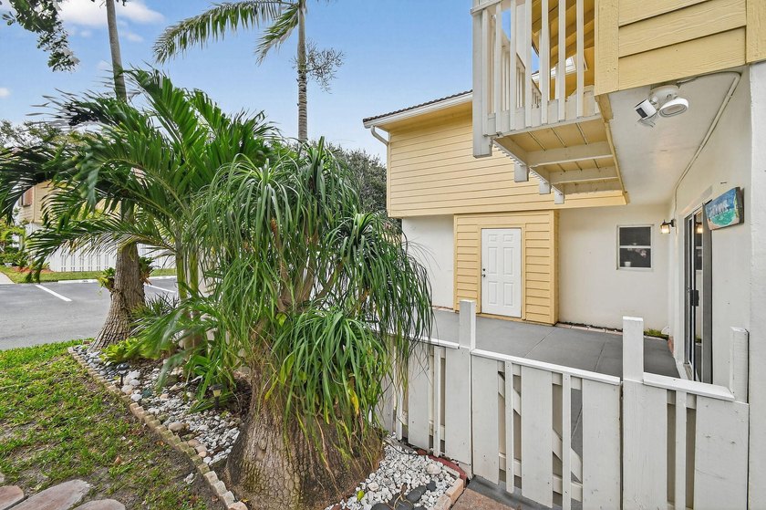 Welcome to 170 Seabreeze Circle in beautiful Jupiter, FL! Your - photo 7