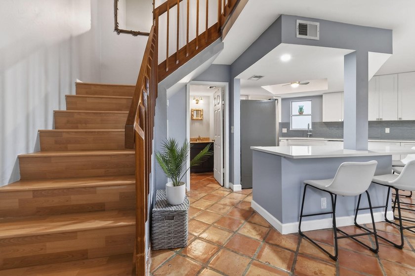 Welcome to 170 Seabreeze Circle in beautiful Jupiter, FL! Your - photo 10