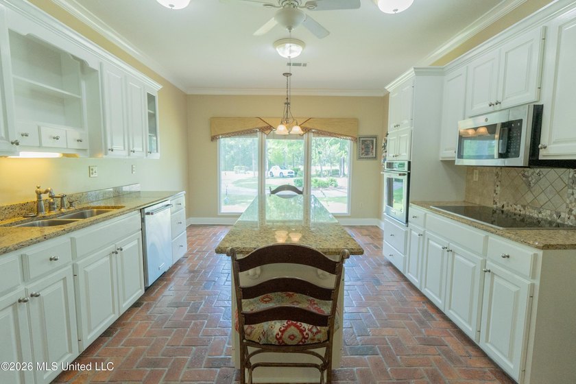 LUXURY ESTATE situated on 1.3+/- acres, offering PRIVACY - photo 11