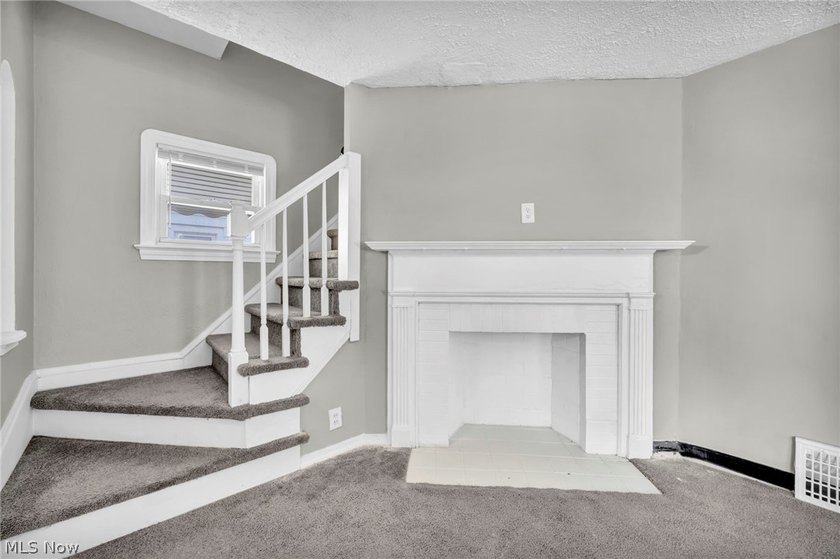 Welcome home to this beautifully updated and move-in ready - photo 8