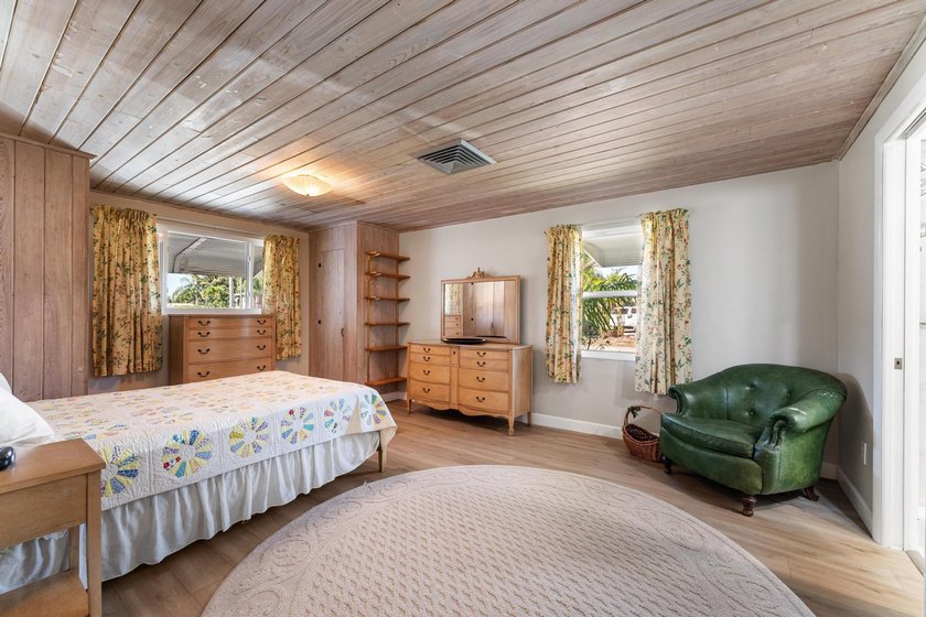 Rare opportunity to own a versatile home featuring two primary - photo 19
