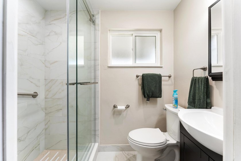 Rare opportunity to own a versatile home featuring two primary - photo 21