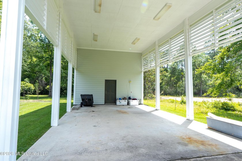 LUXURY ESTATE situated on 1.3+/- acres, offering PRIVACY - photo 44