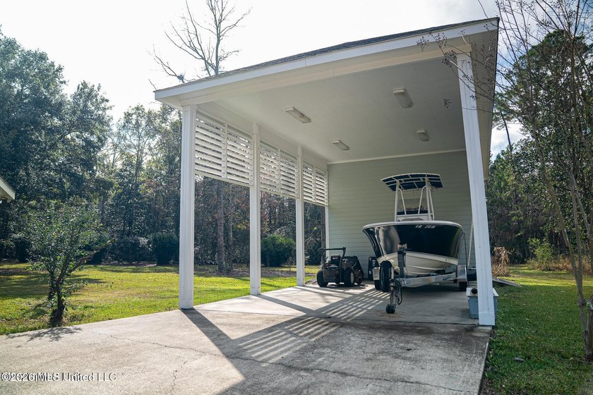 LUXURY ESTATE situated on 1.3+/- acres, offering PRIVACY - photo 45