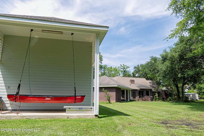 LUXURY ESTATE situated on 1.3+/- acres, offering PRIVACY - photo 47
