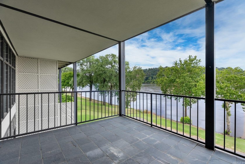 Amazing Riverbend condo custom designed by the renowned Noland - photo 5