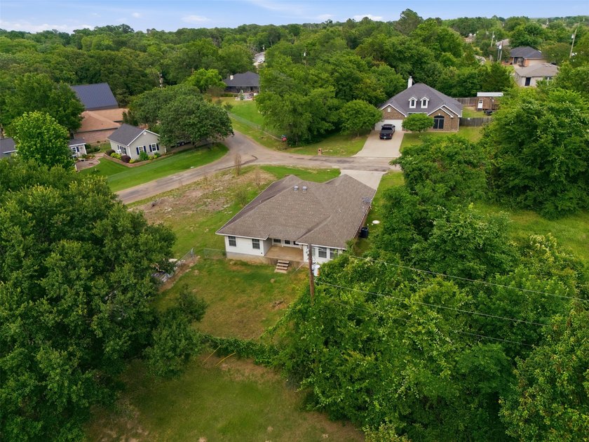 Enjoy peaceful living near beautiful Cedar Creek Lake in this - photo 30