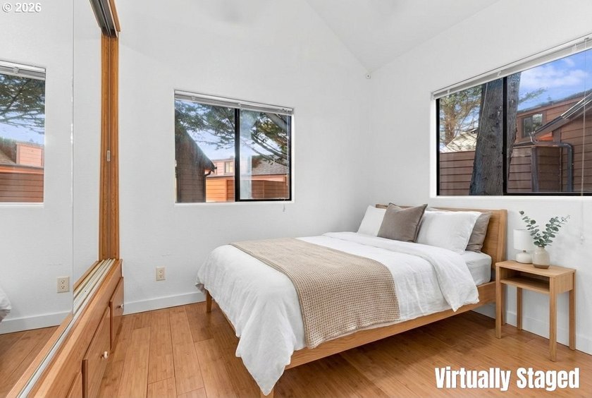 Updated coastal cottage in the sought-after Chetco River Resort - photo 8