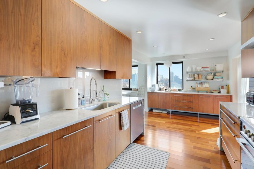 Experience elevated city living in this stunning 3 bed + den, 3 - photo 12