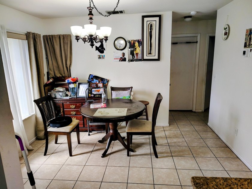 Ready to be occupied. Corner villa in the desirable Vet Mem Pkwy - photo 6