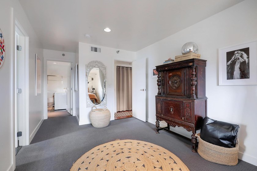 Experience elevated city living in this stunning 3 bed + den, 3 - photo 18