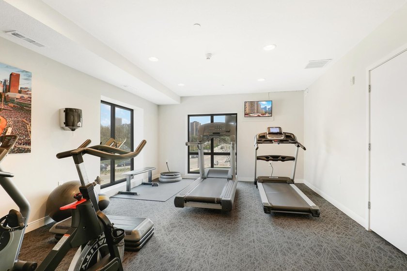 Experience elevated city living in this stunning 3 bed + den, 3 - photo 33