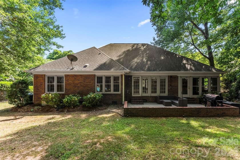Perfectly situated on the 13th fairway of the prestigious Cramer - photo 37