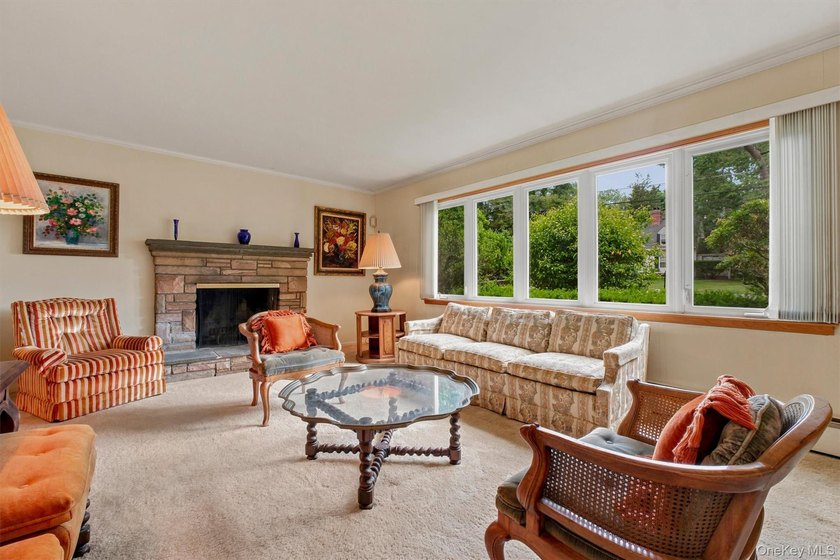 133 Westlake Drive features 4 bedrooms, 2.5 baths, spacious - photo 9
