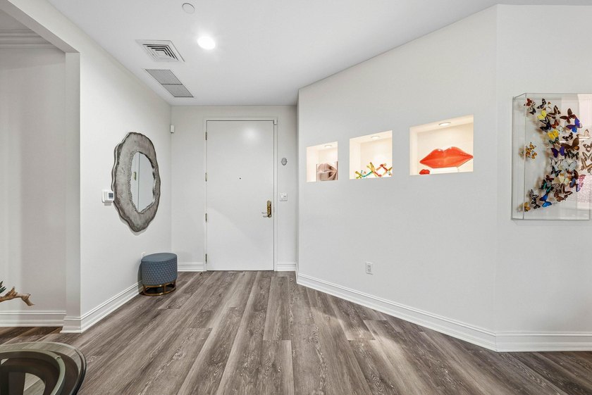 Experience luxury living in this beautifully renovated 2 bedroom - photo 11