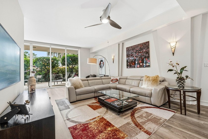 Experience luxury living in this beautifully renovated 2 bedroom - photo 12