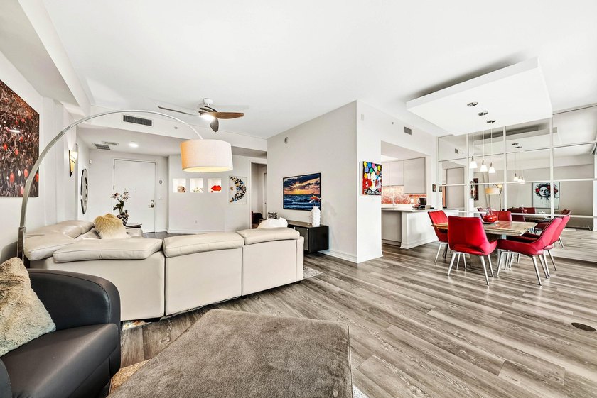 Experience luxury living in this beautifully renovated 2 bedroom - photo 15