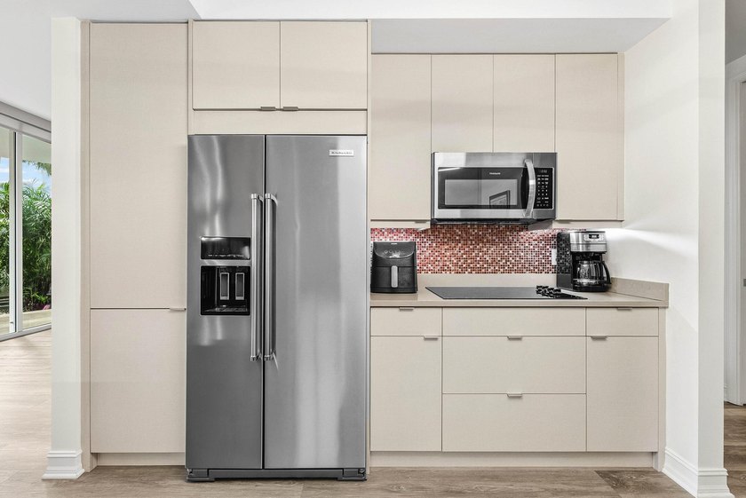Experience luxury living in this beautifully renovated 2 bedroom - photo 17