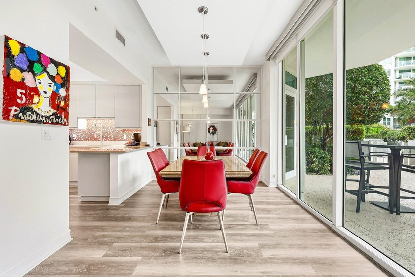 Experience luxury living in this beautifully renovated 2 bedroom - photo 20